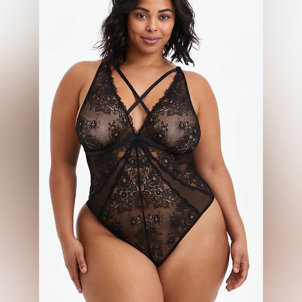 TORRID NWT lace bodysuit size 6